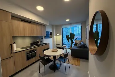 Image de Stylish Downtown Miami Condo with Den by Bayside
