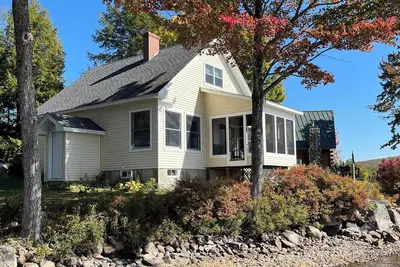 Image de Cozy Lake Cottage on Coldstream