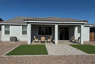 Image de Spacious 4-bed house sleeps 10 State Farm Glendale Entertainment Nascar