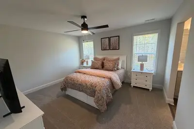 Image de The Horse Park House - 5 Bedrooms, Brand New!