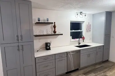Image de 3-bedroom house in pleasant Ellenton with public boat ramp
