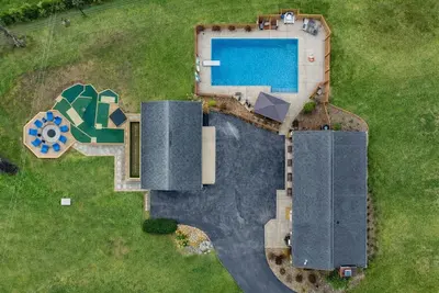 Image de Family Retreat: Pool, Hot Tub, Sauna, Pickleball, Camp, Rv Parking & Outdoor Fun