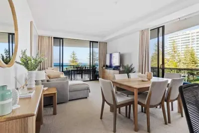 Image de Breeze by Khove - Kirra Beach