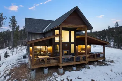 Image de Cliffhanger-Sleeps 12-Hot tub-Skiing-Best views!