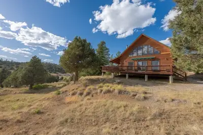 Image de Mountain View Log Cabin on 5 Private Acres - Sleeps 9