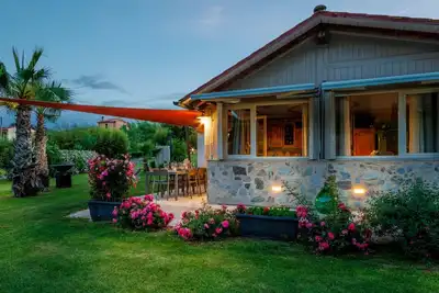 Image de Belle maison de vacances avec climatisation, piscine privée, Wifi, Tv, patio et animaux admis