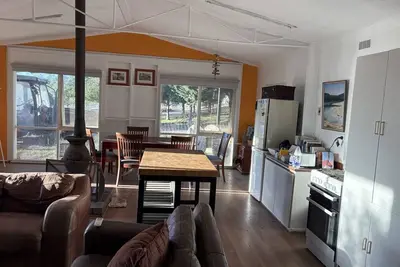 Image de An hour north of Melbourne - a simple comfortable abode on a horse hobby farm.