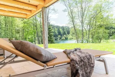 Image de Vacation home by the lake with sauna and whirlpool