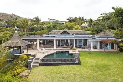 Image de Ocean-View 4-Bedroom Villa / Infinity Pool & Terrace Living