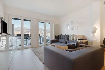 Image de Appartement \"Lake View Casa di Sandra\" avec vue sur le lac, Wi-Fi et climatisation