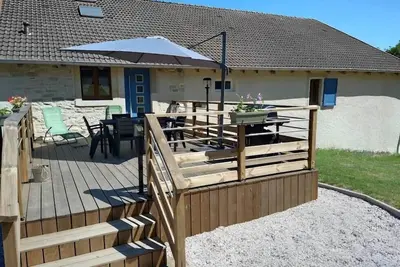 Image de Gîte « Gîte Des Roches » avec terrasse privée, jardin privé et Wi-Fi
