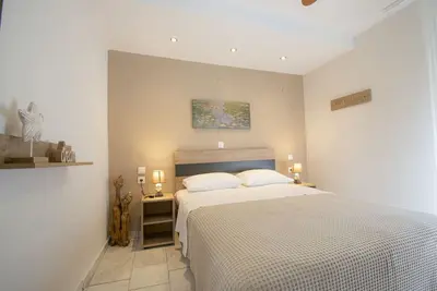 Forest View Apartment 2  by RentalsPro