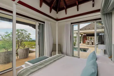 Panoramic 4-Bedroom Ocean-View Villa / Infinity Pool & Terrace