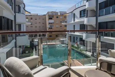 Image de Luxury 3br Apartment with Pool, Balcony, Parking & Steps from the Beach