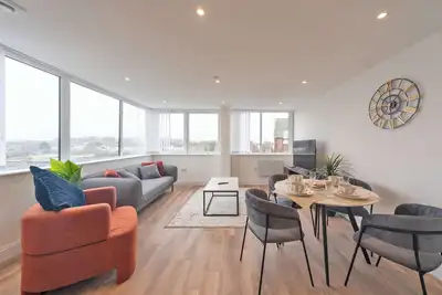 Image de Bright 2br Apartment at Trinity Point