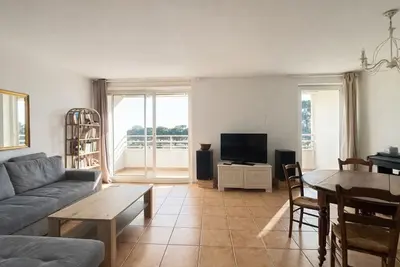 Image de Appartement lumineux avec terrasse Arcachon, Ville dAutomne