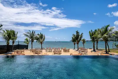 Image de Spacious beachfront 3-bedroom apartment with Ac in lovely Rivière Noire