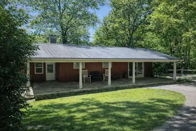 Image de Over the Hill on Whiteside Mountain