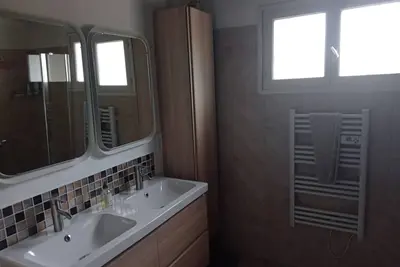 Image de Villa avec piscine spa à 2. 5 km de la mer\nPoolhouse barbecue