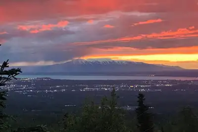 Image de Stunning panoramic views on private wooded 1/2 acre 15 mins to downtown/airport