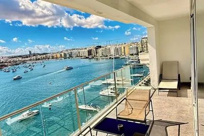Image de 2-bedroom apartment in serene Tas-Sliema with Ac comfort