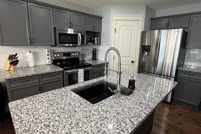Image de Entire 3bed 4bath house in Sherwood Park with fenced yard!