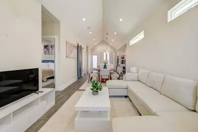 Image de Stylish 3br Near Downtown Perfect for Business Stays
