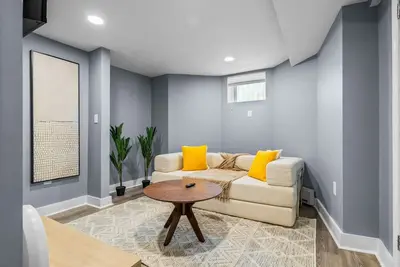 Image de Historic 2 floor Apt in Boston w/ outdoor deck!