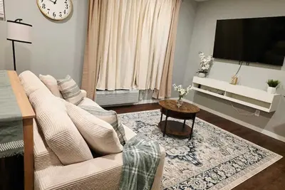 Image de Valclyde Cozy Suite-Sleeps 4-Downtown-MPLs