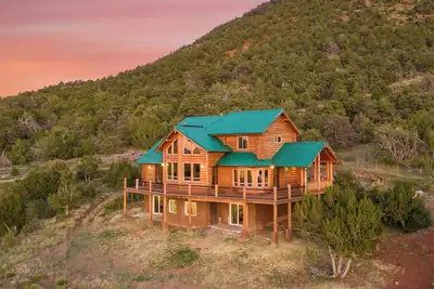 Image de 6-bedroom log cabin perfect for families