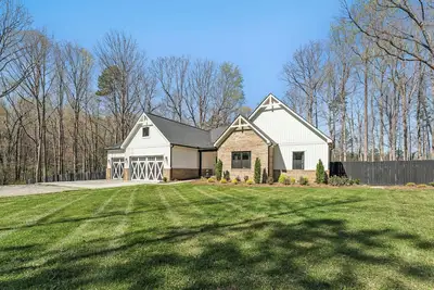 Image de 3 Private Acres / Spa, Firepit, Near City