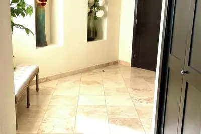 Image de 2-bedroom condo in Playas de Rosarito with beach access perfect for relaxing.