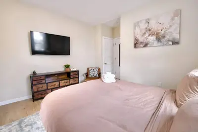 Image de Premium 4bd/2ba Near •Boston •Encore Casino •Train