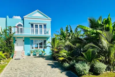 Sunset view oceanfront Jamaican townhome with deck