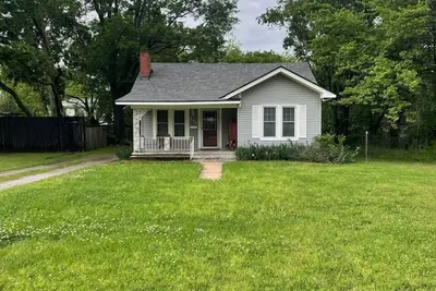 Image de Delightful 2-bedroom Cottage with Ac in Tecumseh King Bed Equipped Kitchen