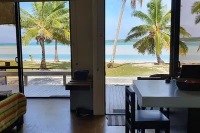 Image de 3 Bedroom, 2 Bathroom Beachfront Villa, Restaurants Within Walking Distance