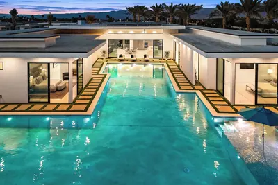 Image de 2 Luxury Villas • Pickleball Court, Pool, Putting Green | Bravo by AvantStay