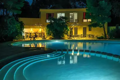 Résidence avec piscine proche de la mer