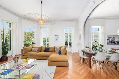 Image de Sublime Appartement Art Déco 130m² • 6 voyageurs + bébés • balcons • centre Nice