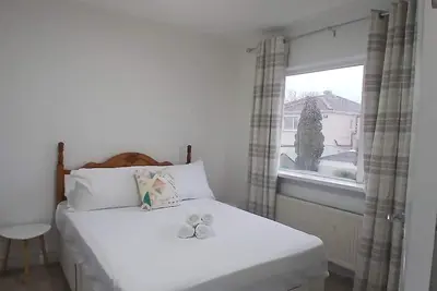 Image de Fresh Stylish 3bdr Home with Garden Near City