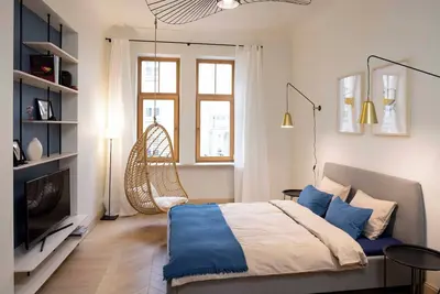 Image de Chic & New Apt in the Center | Designer touch