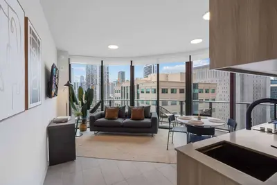 Image de Central Downtown Condo | City Views | Roofpool