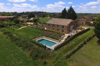 Image de Stylish country retreat 5 minutes from Monpazier sleeps 14 with private pool,