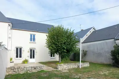 Image de Maison avec cour intérieure fermée, jardin privatif située dans le val de Loire.