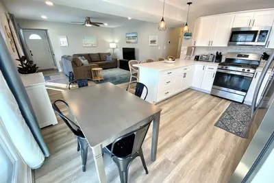 Image de Lighthouse Retreat & A. C. + Covered Porch+ Family
