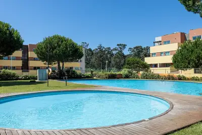 Image de Maison de vacances 'Aurora Do Furadouro L' avec piscine partagée, terrasse privée et Wi-Fi