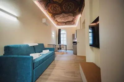 Image de [Golden Flower] Three Bedroom Apartment with Frescoes+6 Pers+2 Bedroom