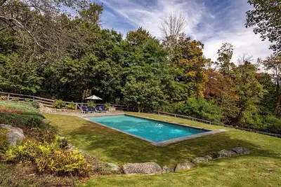 Image de Twin Pond Ridge: Pool | Views | Games