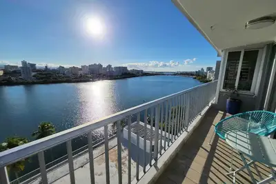 Image de Ashford Avenue Beach Front Condo