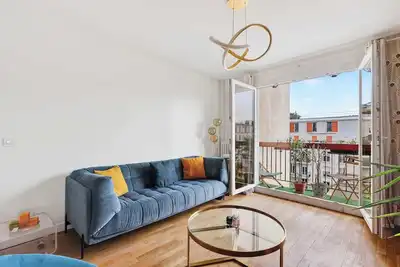 Image de Bright & Quiet 3br with Balconies in Paris 11th